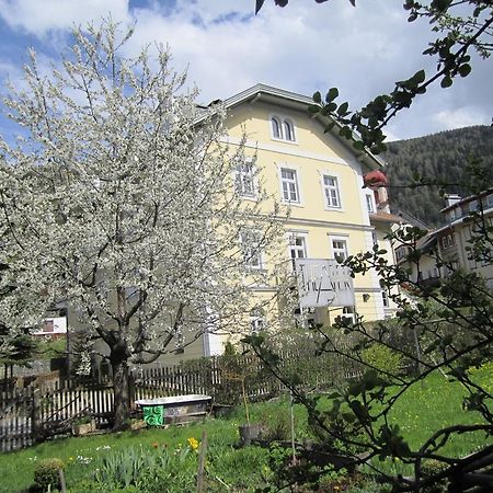 Residence Zum Theater Colle Isarco Bagian luar foto