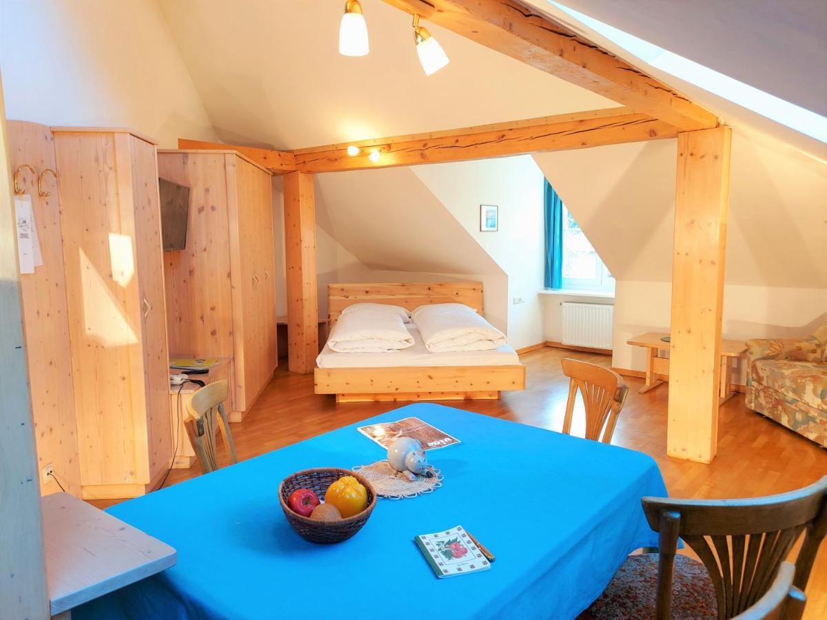 Residence Zum Theater Colle Isarco Bagian luar foto
