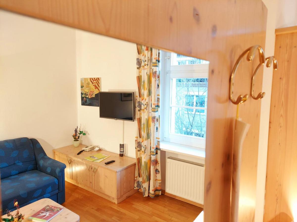 Residence Zum Theater Colle Isarco Bagian luar foto
