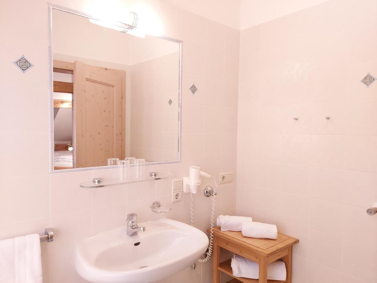 Residence Zum Theater Colle Isarco Bagian luar foto
