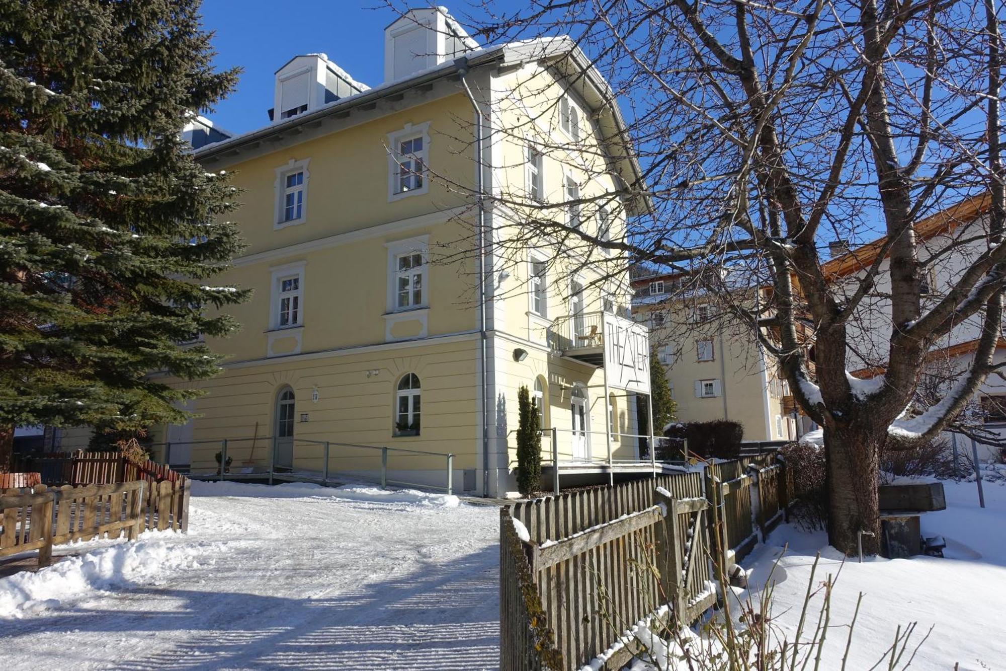 Residence Zum Theater Colle Isarco Bagian luar foto