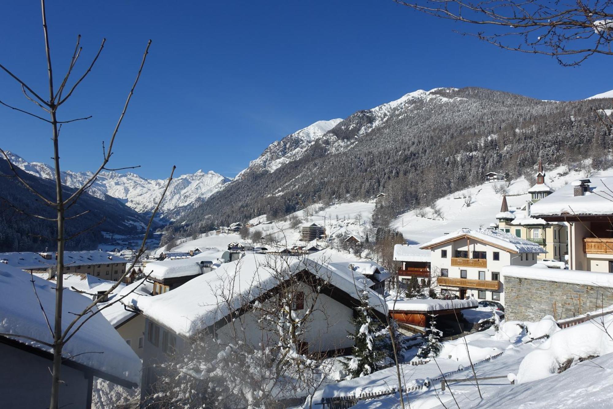 Residence Zum Theater Colle Isarco Bagian luar foto