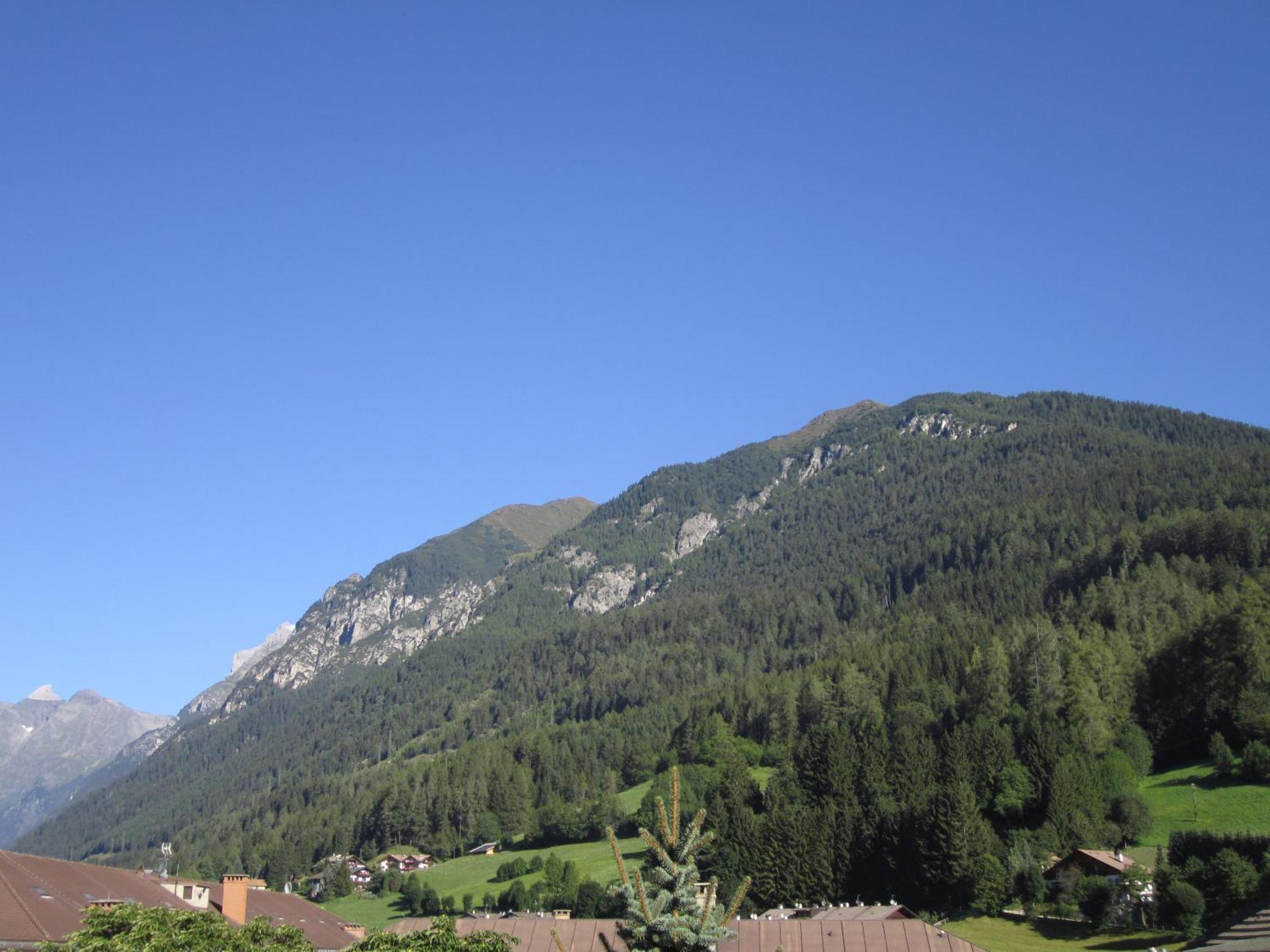 Residence Zum Theater Colle Isarco Bagian luar foto