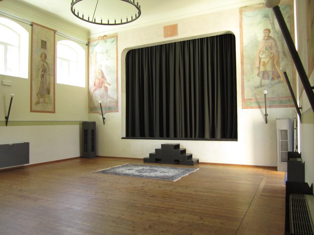 Residence Zum Theater Colle Isarco Bagian luar foto